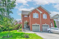 394 STONETREE COURT  Mississauga, ON L5B 4H3