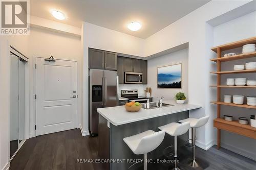 114 - 450 Dundas Street E, Hamilton (Waterdown), ON - Indoor Photo Showing Kitchen With Double Sink