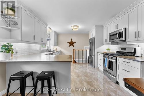 114 Marigold Street, Welland, ON - Indoor Photo Showing Kitchen With Stainless Steel Kitchen With Upgraded Kitchen