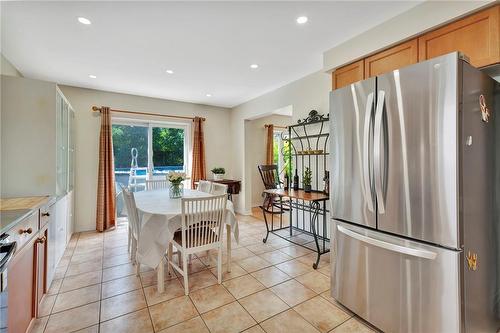 30 Meadowpoint Drive, Hamilton, ON - Indoor Photo Showing Kitchen