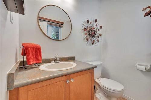 30 Meadowpoint Drive, Hamilton, ON - Indoor Photo Showing Bathroom