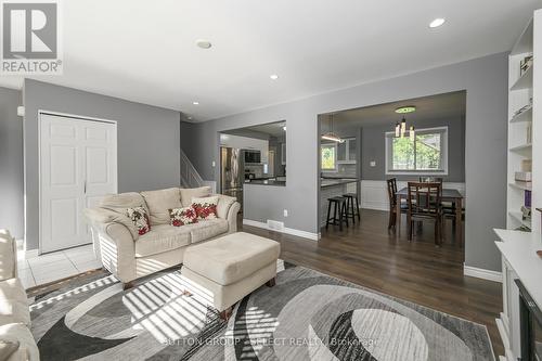 59 Kinburn Crescent, London, ON - Indoor Photo Showing Living Room