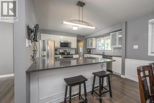 59 Kinburn Crescent, London, ON - Indoor Photo Showing Kitchen With Upgraded Kitchen