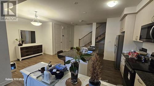 62 Melmar Street, Brampton, ON - Indoor Photo Showing Kitchen