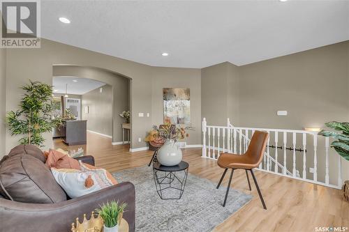 175 2Nd Avenue, Lumsden, SK - Indoor Photo Showing Living Room