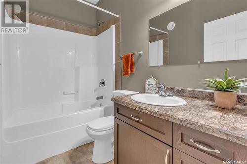 175 2Nd Avenue, Lumsden, SK - Indoor Photo Showing Bathroom