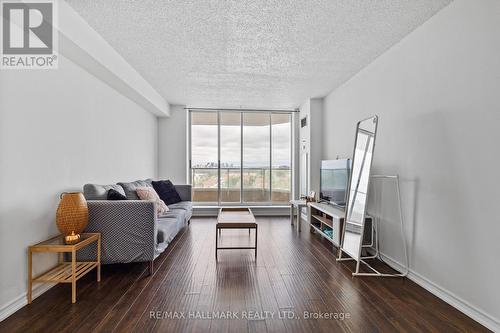 1101 - 400 Mclevin Ave, Toronto (Malvern), ON - Indoor Photo Showing Living Room