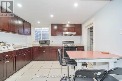 Bsmt - 4 Wolfe Court, Vaughan (Lakeview Estates), ON - Indoor Photo Showing Kitchen