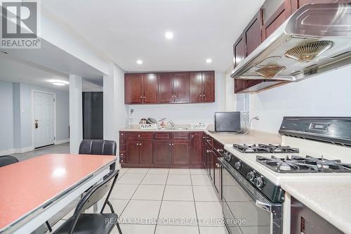 Bsmt - 4 Wolfe Court, Vaughan, ON - Indoor Photo Showing Kitchen