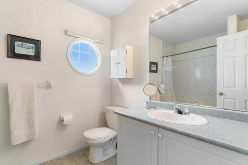 2247 Pathfinder Drive, Burlington, ON - Indoor Photo Showing Bathroom