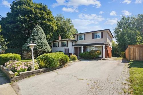 574 Bridle Wood, Burlington, ON - Outdoor With Facade