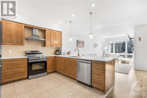 407 Cornice Street, Ottawa, ON - Indoor Photo Showing Kitchen