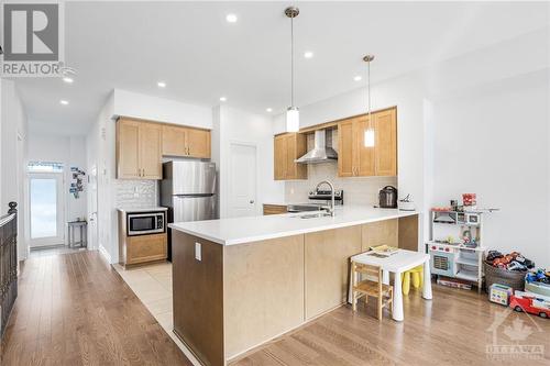 407 Cornice Street, Ottawa, ON - Indoor Photo Showing Kitchen