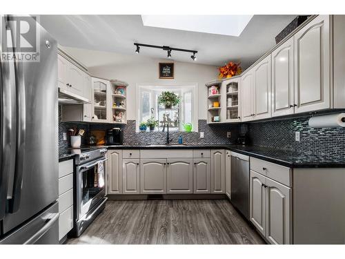 2876 Juniper Crescent, Blind Bay, BC - Indoor Photo Showing Kitchen