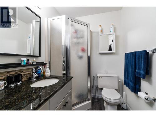 2876 Juniper Crescent, Blind Bay, BC - Indoor Photo Showing Bathroom