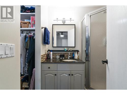 2876 Juniper Crescent, Blind Bay, BC - Indoor Photo Showing Bathroom