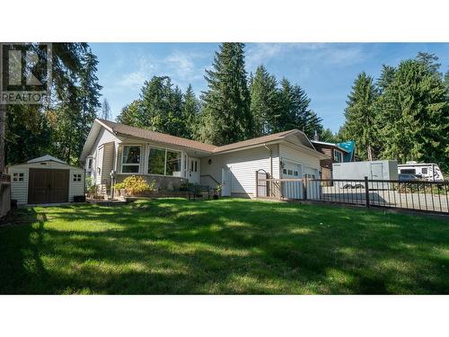 2876 Juniper Crescent, Blind Bay, BC - Outdoor