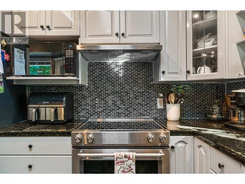 2876 Juniper Crescent, Blind Bay, BC - Indoor Photo Showing Kitchen With Upgraded Kitchen