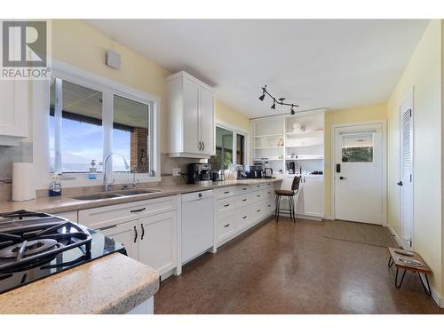 6441 40 Street, Salmon Arm, BC - Indoor Photo Showing Kitchen With Double Sink