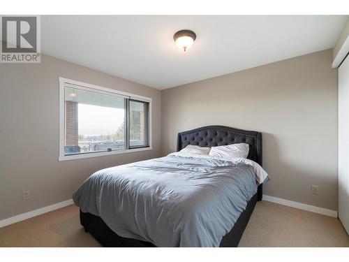 6441 40 Street, Salmon Arm, BC - Indoor Photo Showing Bedroom