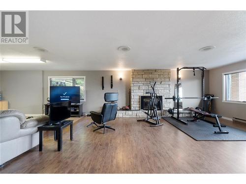 6441 40 Street, Salmon Arm, BC - Indoor With Fireplace