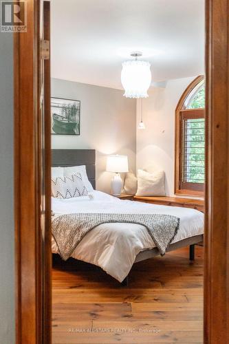 8 Harmonious Drive, Kawartha Lakes, ON - Indoor Photo Showing Bedroom