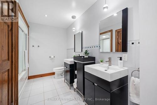 8 Harmonious Drive, Kawartha Lakes, ON - Indoor Photo Showing Bathroom