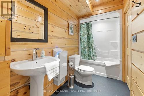 8 Harmonious Drive, Kawartha Lakes, ON - Indoor Photo Showing Bathroom