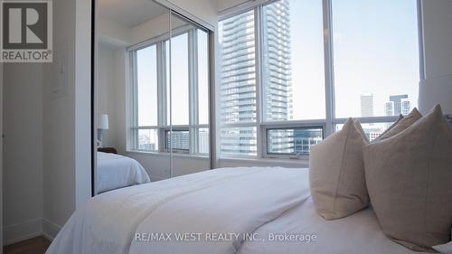 2301 - 21 Balmuto Street, Toronto (Bay Street Corridor), ON - Indoor Photo Showing Bedroom