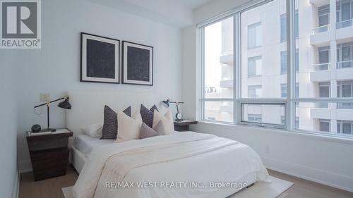 2301 - 21 Balmuto Street, Toronto (Bay Street Corridor), ON - Indoor Photo Showing Bedroom