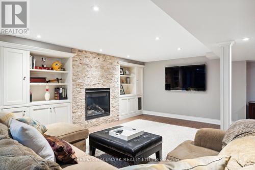 18 Harrowsmith Place, Richmond Hill (Oak Ridges), ON - Indoor Photo Showing Living Room With Fireplace