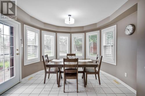 54 Cityview Circle E, Barrie, ON - Indoor Photo Showing Dining Room