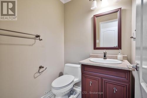 54 Cityview Circle E, Barrie, ON - Indoor Photo Showing Bathroom