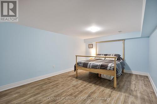 54 Cityview Circle E, Barrie, ON - Indoor Photo Showing Bedroom