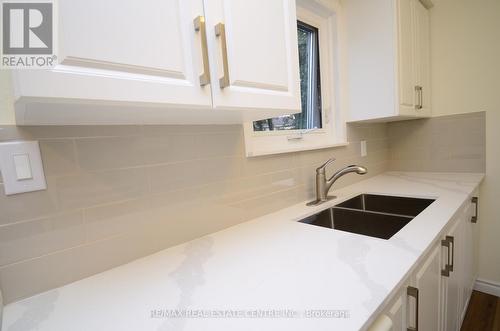 7 Lacewood Crescent, Brampton, ON - Indoor Photo Showing Kitchen With Double Sink