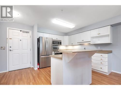 265 Froelich Road Unit# 306, Kelowna, BC - Indoor Photo Showing Kitchen