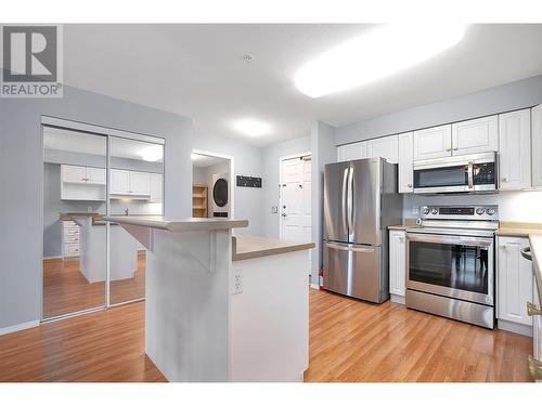 265 Froelich Road Unit# 306, Kelowna, BC - Indoor Photo Showing Kitchen