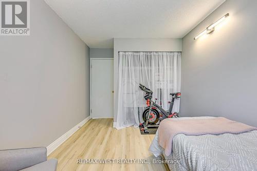 1114 - 95 Trailwood Drive, Mississauga, ON - Indoor Photo Showing Bedroom