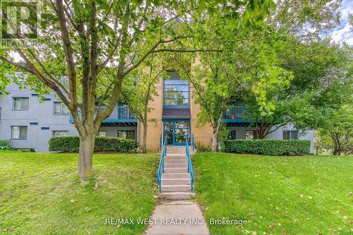 1114 - 95 Trailwood Drive, Mississauga (Hurontario), ON - Outdoor