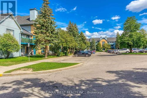 1114 - 95 Trailwood Drive, Mississauga (Hurontario), ON - Outdoor