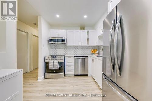 1114 - 95 Trailwood Drive, Mississauga, ON - Indoor Photo Showing Kitchen With Stainless Steel Kitchen With Upgraded Kitchen