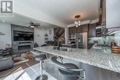 17 Bachelor Street, Brampton (Northwest Brampton), ON - Indoor Photo Showing Kitchen With Stainless Steel Kitchen With Upgraded Kitchen