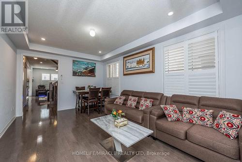 17 Bachelor Street, Brampton (Northwest Brampton), ON - Indoor Photo Showing Living Room