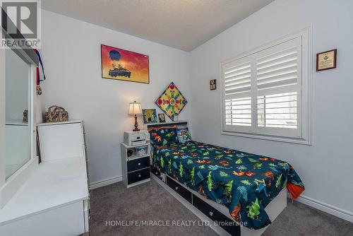 17 Bachelor Street, Brampton, ON - Indoor Photo Showing Bedroom