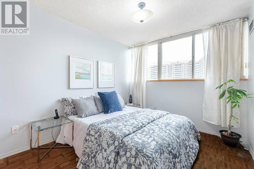 1001 - 3695 Kaneff Crescent, Mississauga (Mississauga Valleys), ON - Indoor Photo Showing Bedroom