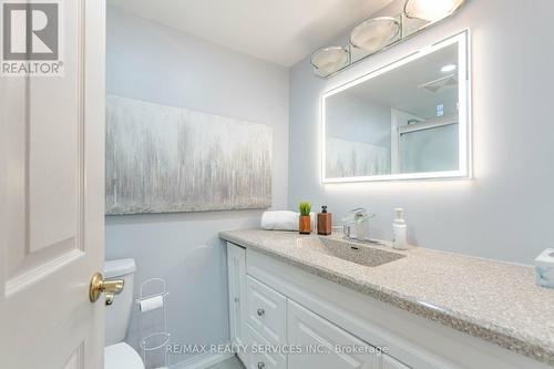 1001 - 3695 Kaneff Crescent, Mississauga (Mississauga Valleys), ON - Indoor Photo Showing Bathroom