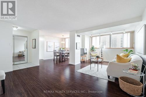 1001 - 3695 Kaneff Crescent, Mississauga, ON - Indoor Photo Showing Living Room