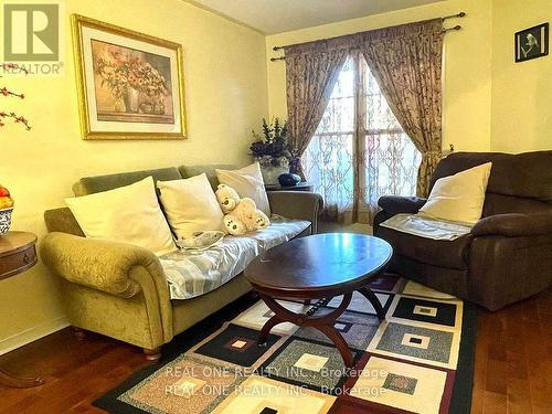 Unit 1 - 1235 Blackburn Drive, Oakville, ON - Indoor Photo Showing Living Room