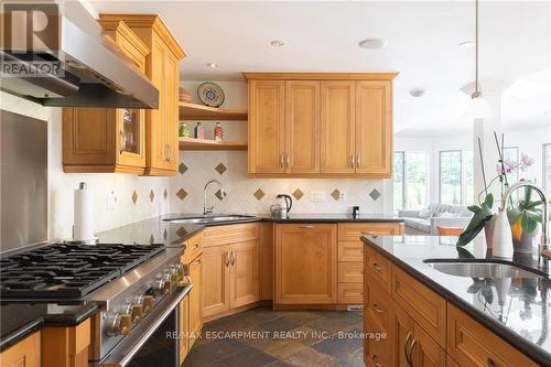 247 Colchester Drive, Oakville (Eastlake), ON - Indoor Photo Showing Kitchen