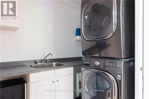 247 Colchester Drive, Oakville (Eastlake), ON - Indoor Photo Showing Laundry Room